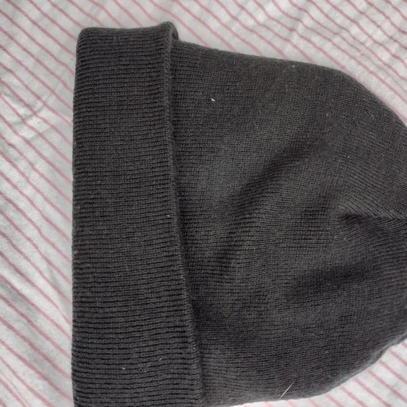 Hat - Picture 3 of 6